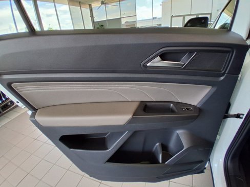 Used 2022 Volkswagen Atlas Cross Sport SE w/ Panoramic Sunroof Package image 21