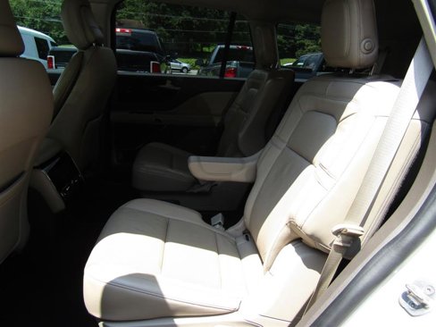 Used 2020 Lincoln Aviator Reserve image 31