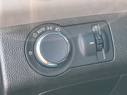 Used 2015 Chevrolet Sonic LT image 17