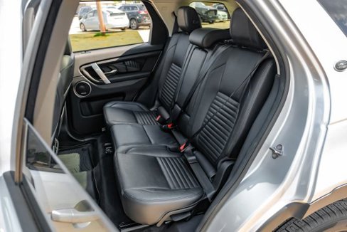 Used 2020 Land Rover Discovery Sport SE image 40