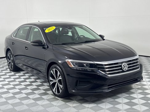 Used 2022 Volkswagen Passat 2.0T SE image 3