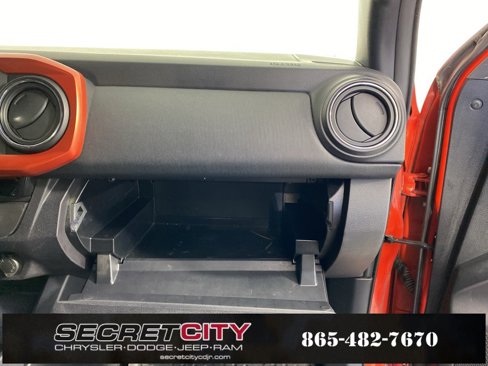Used 2017 Toyota Tacoma TRD Off-Road w/ Tow Package (A/T) image 33
