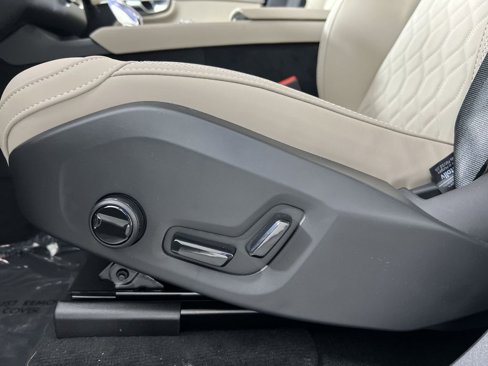 New 2026 Volvo XC90 B6 Plus w/ Protection Package Premier image 14