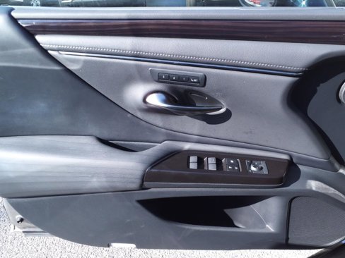 Used 2019 Lexus ES 350 w/ Luxury Package image 17