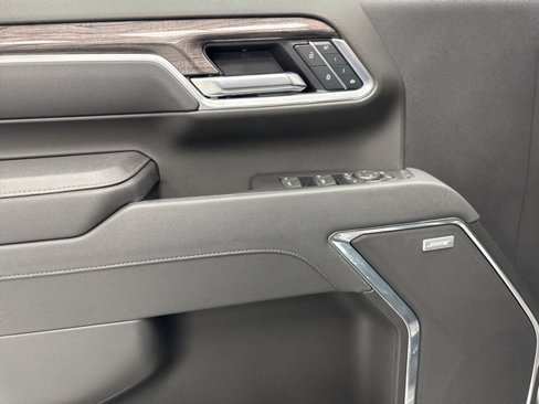 Used 2025 Chevrolet Silverado 2500 LTZ w/ Trail Boss Package image 9