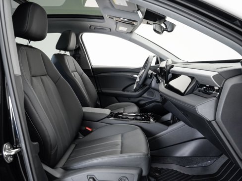Certified 2025 Audi Q6 e-tron Premium w/ Convenience Package image 19
