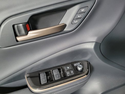 Used 2025 Toyota Crown Platinum image 30