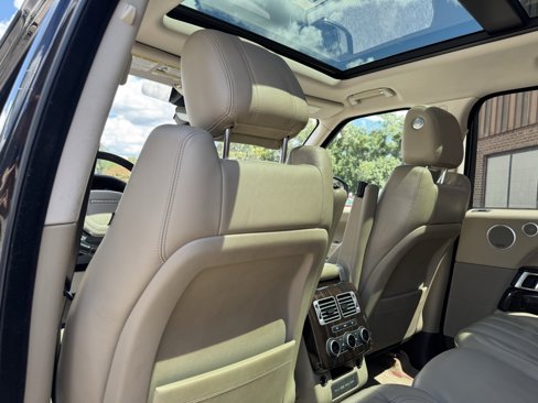 Used 2017 Land Rover Range Rover HSE image 41
