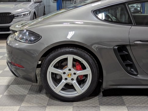 Used 2018 Porsche 718 Cayman S w/ Sport Chrono Package image 8
