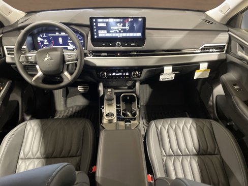 New 2025 Mitsubishi Outlander SEL image 11