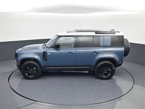 Used 2024 Land Rover Defender 110 S image 20
