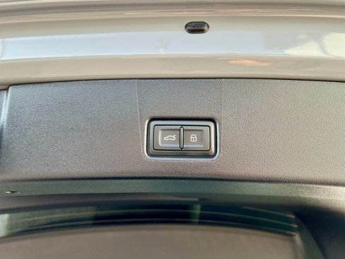 Used 2024 Audi Q4 e-tron Premium Plus w/ Premium Plus image 9