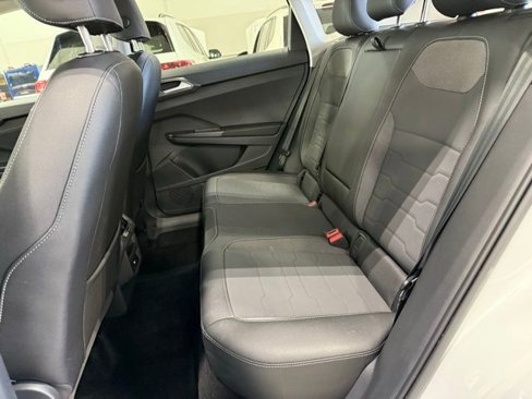 Certified 2025 Volkswagen Taos SE image 25