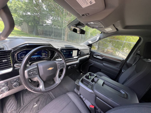 Used 2022 Chevrolet Silverado 1500 LT image 12