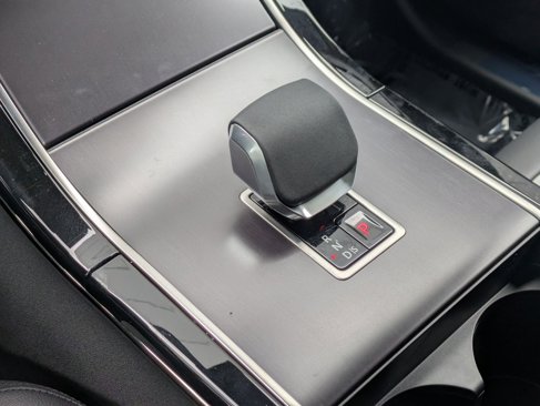New 2026 Land Rover Range Rover Velar Dynamic SE image 16