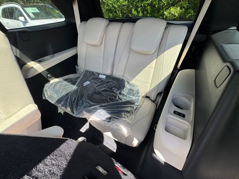 New 2026 Mercedes-Benz GLS 580 4MATIC image 29