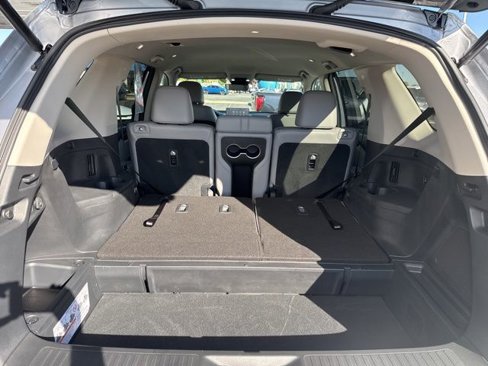 Used 2025 Honda Pilot EX-L image 9