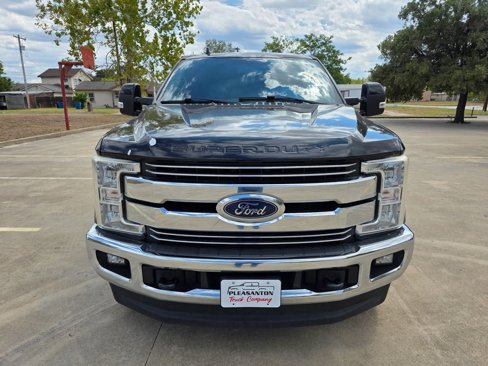 Used 2019 Ford F250 Lariat w/ Lariat Value Package image 3