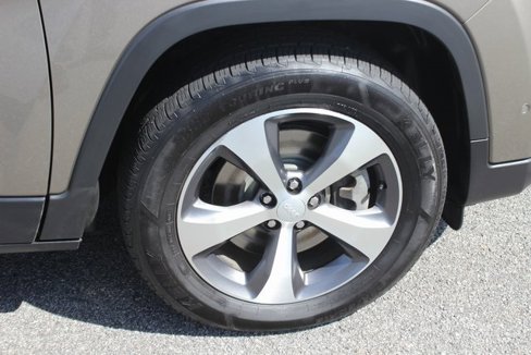 Used 2021 Jeep Cherokee Limited image 33