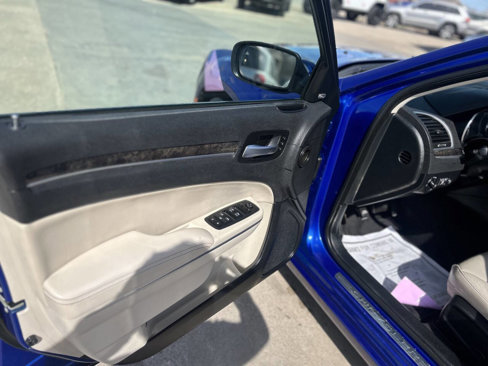 Used 2018 Chrysler 300 Limited w/ Safetytec Plus Group image 13