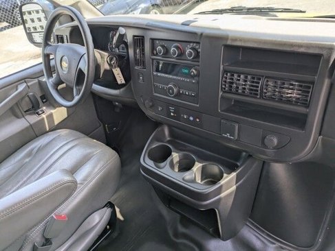 Used 2023 Chevrolet Express 2500 image 31