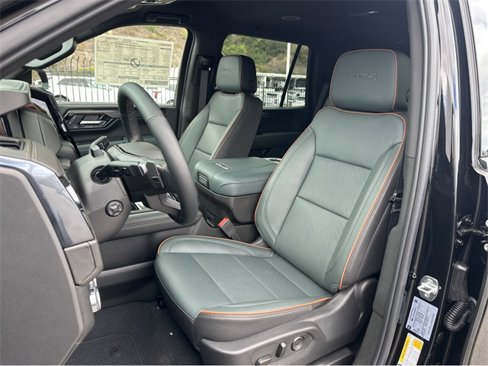 New 2025 GMC Yukon AT4 w/ Premium Trailering Package image 23