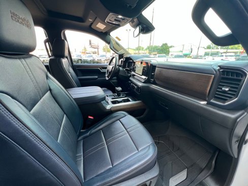 Used 2023 Chevrolet Silverado 1500 High Country w/ Z71 Off-Road Package image 28