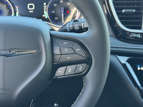 New 2026 Chrysler Pacifica Select w/ S Appearance Package image 14