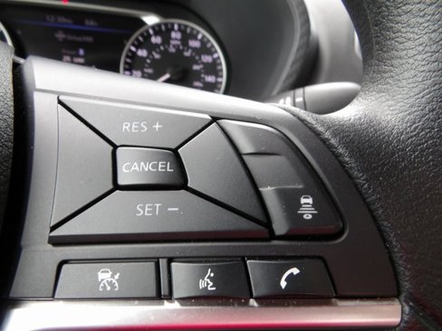 Certified 2025 Nissan Sentra SV image 33