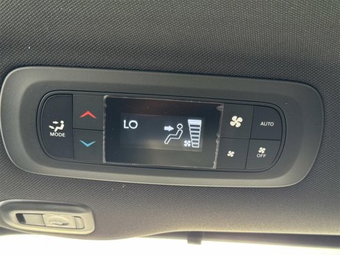 New 2026 Chrysler Pacifica Select image 23