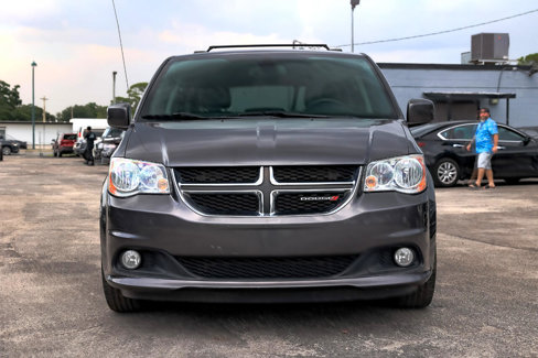 Used 2020 Dodge Grand Caravan SXT image 17