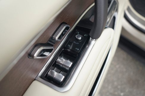 Used 2023 Land Rover Range Rover SE image 13