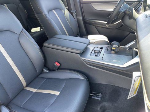 New 2025 MAZDA CX-70 Plug-In Hybrid w/ Premium Plus image 13