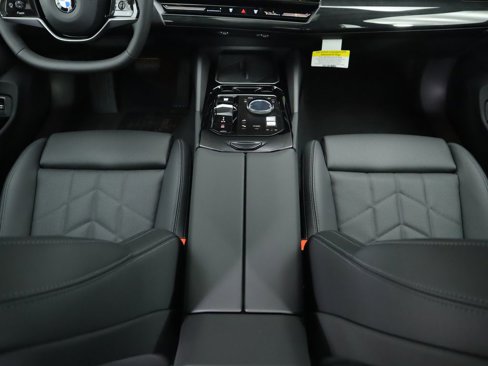 Used 2025 BMW 530i image 17