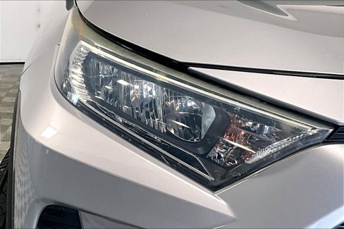 Used 2019 Toyota RAV4 XLE image 28