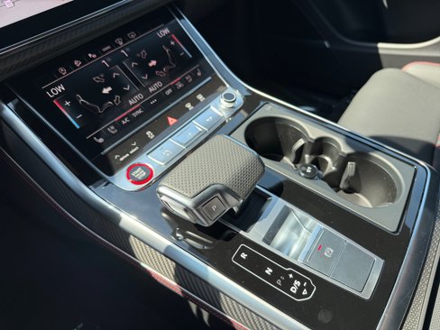 New 2025 Audi RS Q8 performance image 13