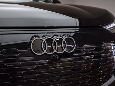 New 2025 Audi Q6 e-tron Premium Plus image 7