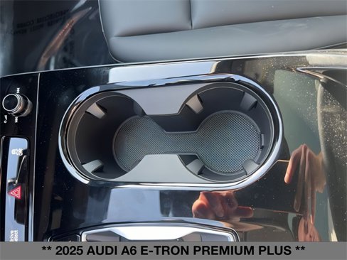 New 2025 Audi A6 e-tron Premium Plus image 24