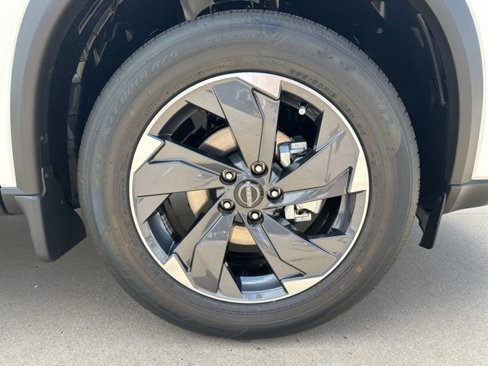 New 2026 Nissan Rogue SV image 4