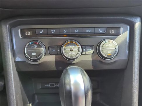 Used 2019 Volkswagen Tiguan SE image 22