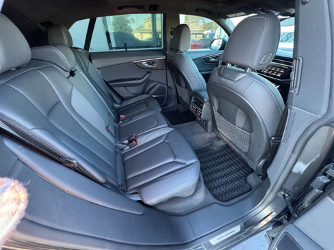 Used 2021 Audi Q8 Premium Plus w/ Premium Plus Package image 17