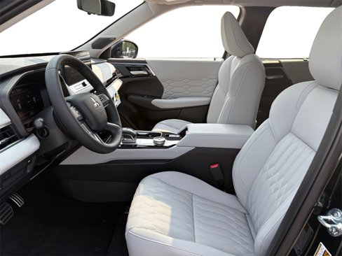 New 2025 Mitsubishi Outlander SEL image 3