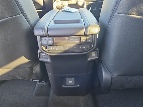 New 2026 Toyota Grand Highlander Platinum image 10