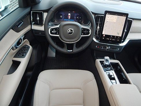 New 2026 Volvo XC90 B6 Plus w/ Protection Package Premier image 5