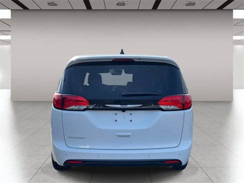 New 2026 Chrysler Voyager LX image 4
