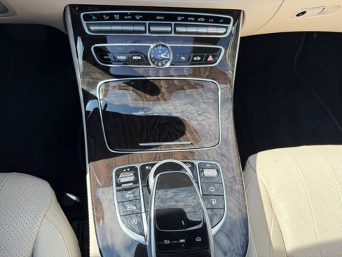 Used 2019 Mercedes-Benz E 300 4MATIC image 29