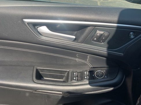 Used 2024 Ford Edge Titanium image 19