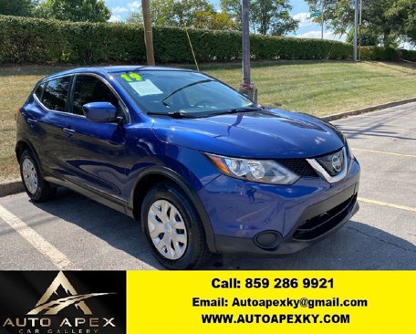 Used 2019 Nissan Rogue Sport S image 1
