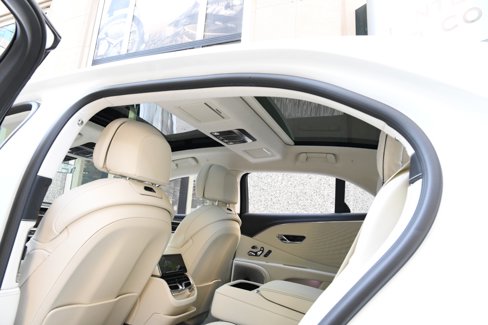 New 2026 Bentley Flying Spur Azure image 14