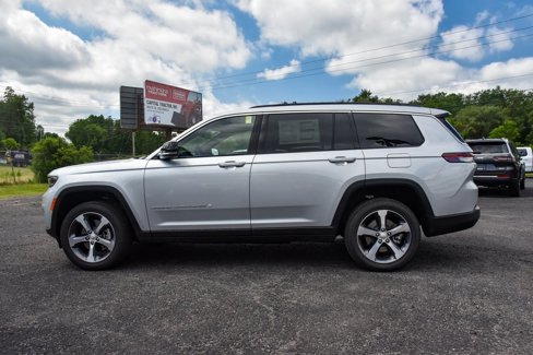 New 2025 Jeep Grand Cherokee L Limited image 6
